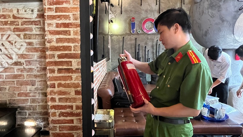 Kiem Tra Binh Bot Chua Chay